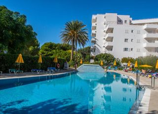 Hotel Hamilton Court in Santo Tomas