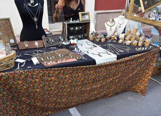 Artisan Shopping